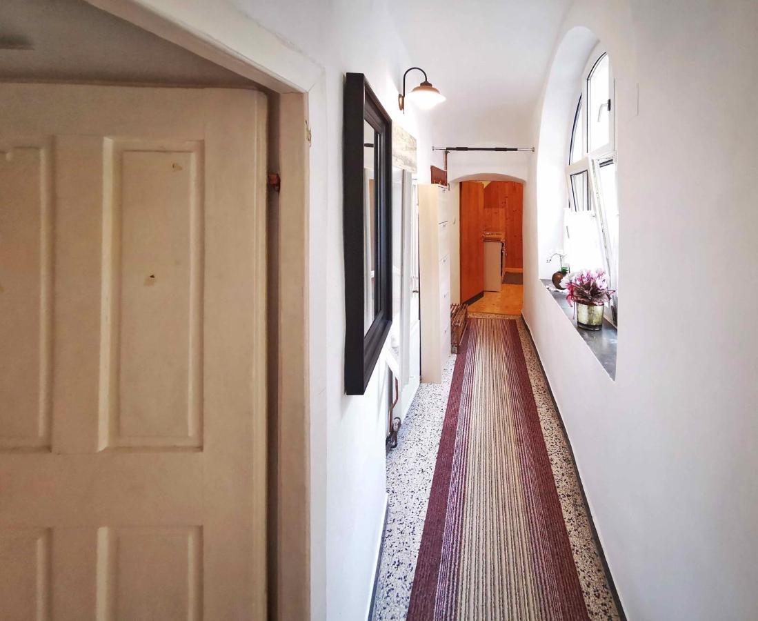 Ferienwohnung Himmelberg 80m2 in der Altstadt und toll für Familien Klagenfurt am Woerthersee Exterior foto